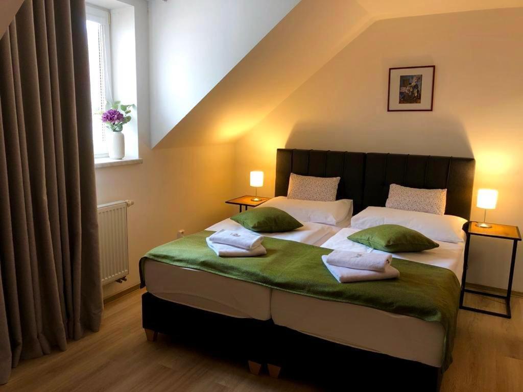 Resort Valtberg - Depandance Valtice Buitenkant foto