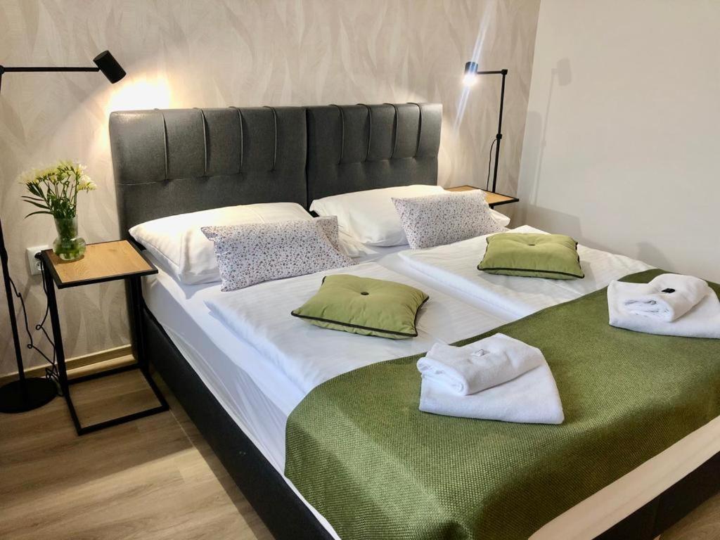 Resort Valtberg - Depandance Valtice Buitenkant foto